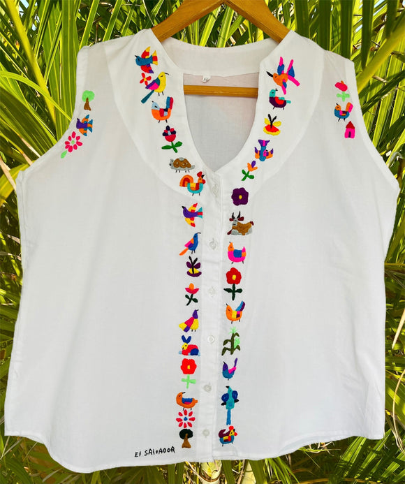 XL Traditional Embroidered Top made in El Salvador-Blusa/Camisa hecha en El Salvador